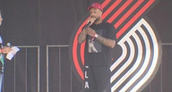 关于利拉德主教练3选1球迷热议的信息 关于利拉德主教练3选1球迷热议的信息